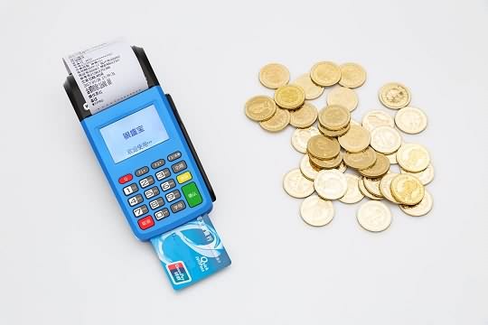 如何进行卡片认证以恢复交易权限？